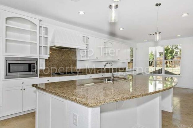 Building Photo - Spectacular 3 Bd + Den/Office, 2.5 Ba, 254...