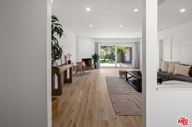 Building Photo - 12801 Friar St