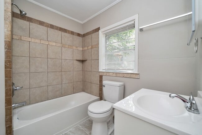 Building Photo - Newly Renovated House for Rent in Leeds, AL – 3 Bed, 2 Bath!