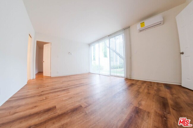 Building Photo - 7758 W 91st St