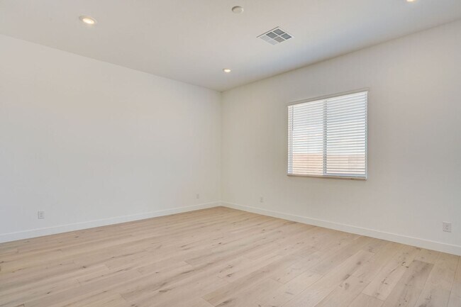 Building Photo - Brand New Home in southwest with a 4 car garage! Next Gen!