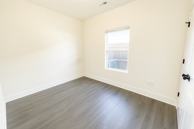 Building Photo - 11655/57 Harry Ct