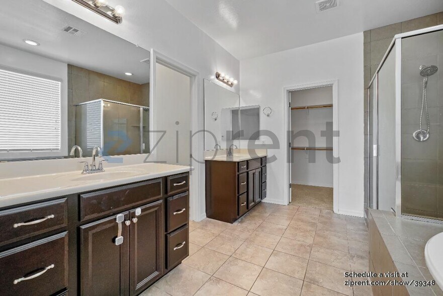 Building Photo - 8779 N 89th Dr