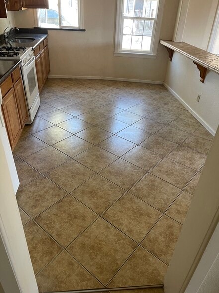 Building Photo - 35 E 8th St