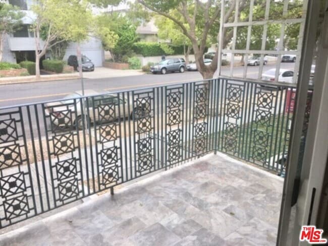 Building Photo - 914 3rd St