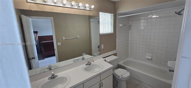 Building Photo - 3234 Brewster Dr