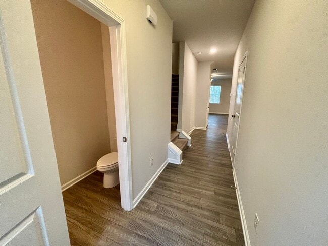 Building Photo - 2809 Ridgeview Dr