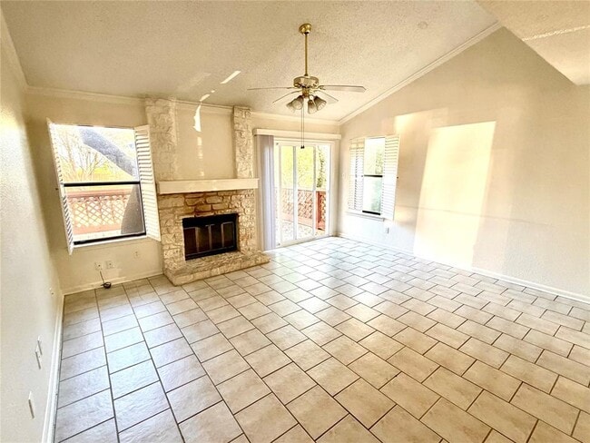 Building Photo - 9518 Topridge Dr