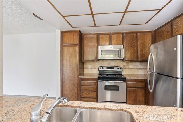 Building Photo - 13624 La Jolla Cir