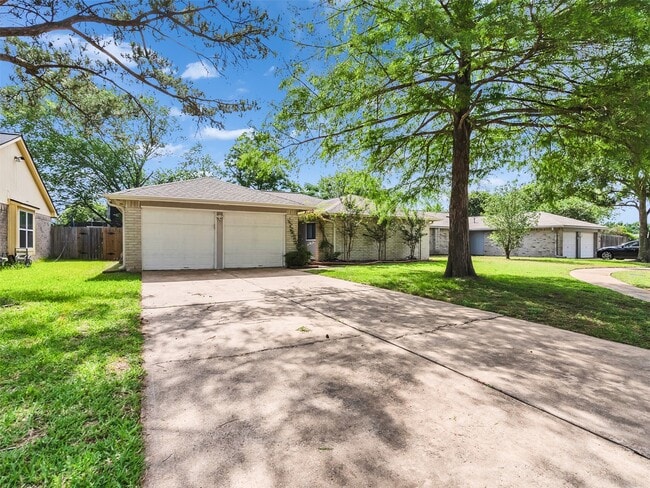 Building Photo - 2554 Olympus Dr