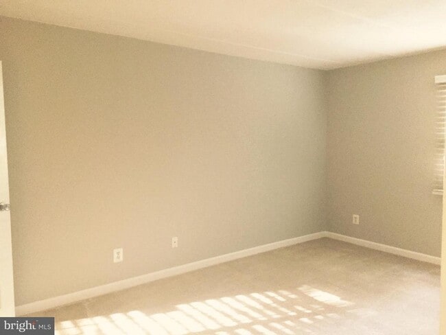 Building Photo - 2630 Fort Farnsworth Rd