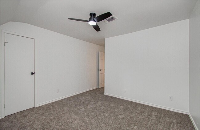 Building Photo - 15309 Kingfield Dr
