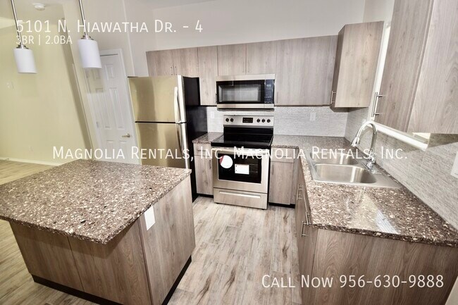 Building Photo - 5101 N Hiawatha Dr