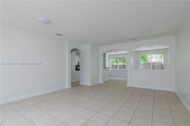 Building Photo - 3126 NW 101st Ct