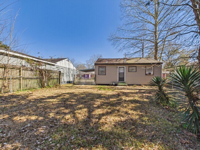 Building Photo - Two Bedroom Rental House in Lafayette!