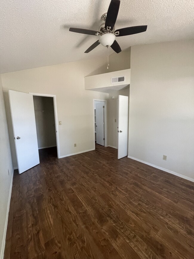 Building Photo - 12040 Sal Rasura Ct
