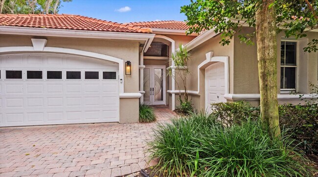 Building Photo - 10891 Fairmont Village Dr