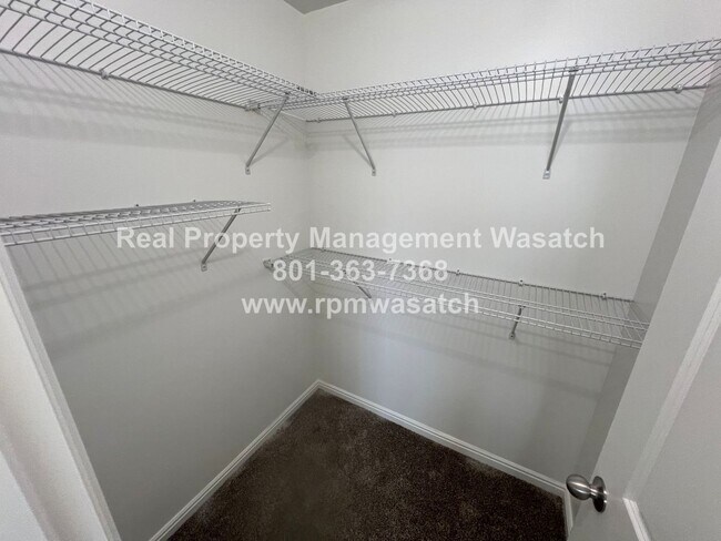 Building Photo - Come See this Beautiful, Recently Remodeled 3 Bedroom, 2.5 Bathroom Draper Town Home With HALF OF...