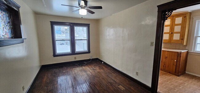 Building Photo - 3 Bed 1 Bath Single Family Home