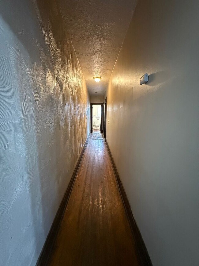 Building Photo - 27 Carthage Dr