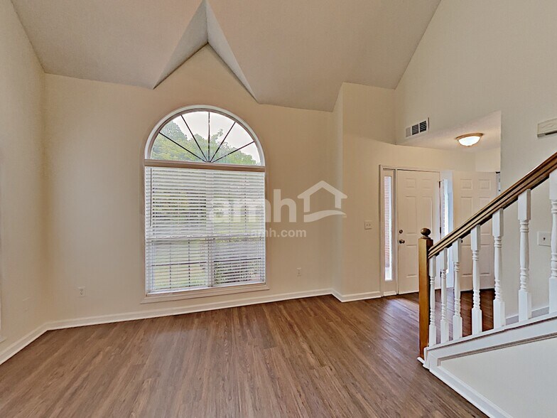 Building Photo - 1086 Berkley Dr SE
