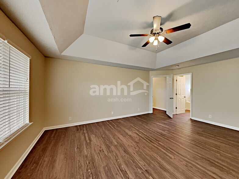 Building Photo - 7409 Campton Rd