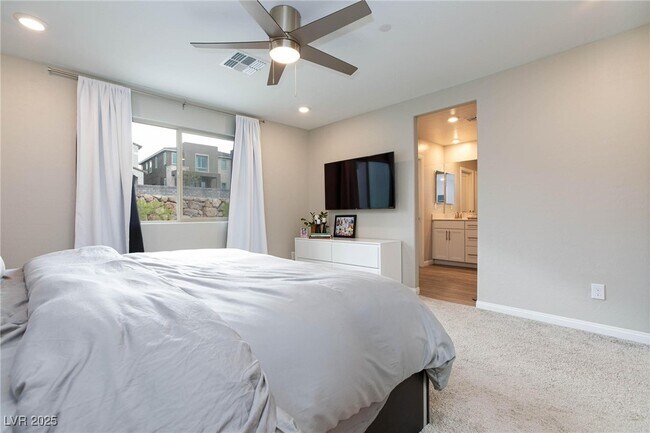 Building Photo - 527 Sonoma Range St