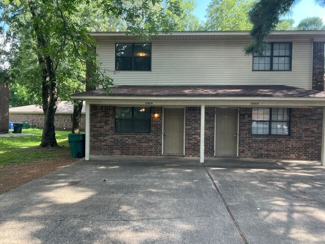 Primary Photo - 2505 Simms St