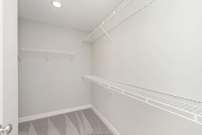 Building Photo - Gorgeous 3 Bedroom 2 Full/2 Half Bath Townhome in the Heart Of Carmel!