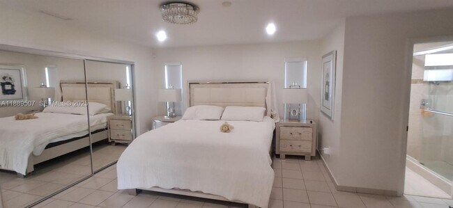 Building Photo - 1417 SW 139th Ave