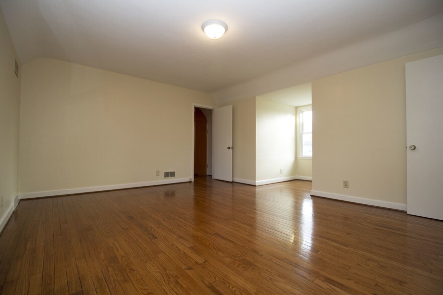 Building Photo - 3139 Cheltenham Rd