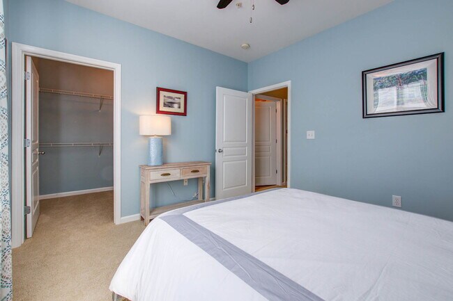 Building Photo - 600 Bucksley Ln