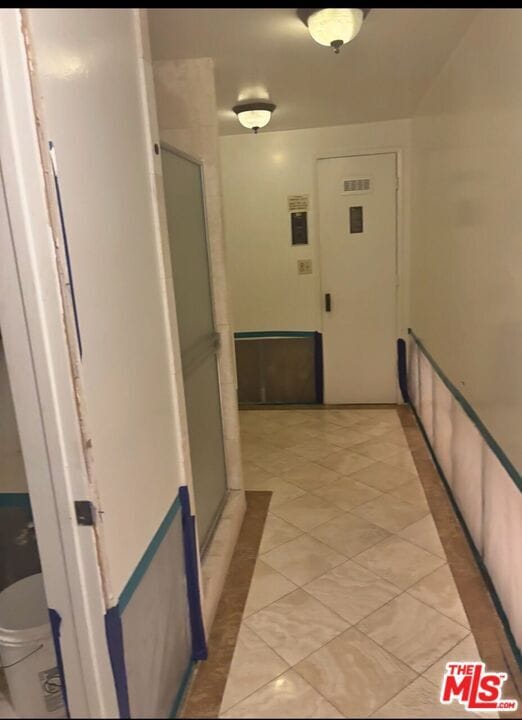 Building Photo - 321 N Oakhurst Dr