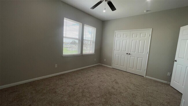 Building Photo - 4510 Mayflower St