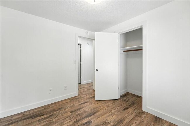 Building Photo - Charming Single-Level 3-Bedroom Home for R...