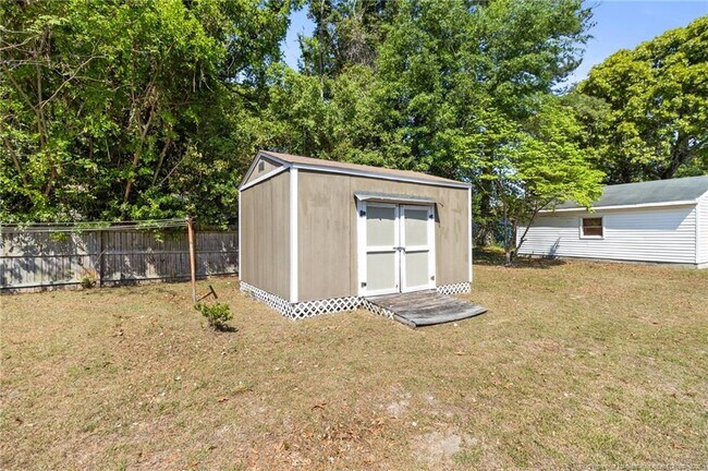 Building Photo - 1644 Inverness Dr