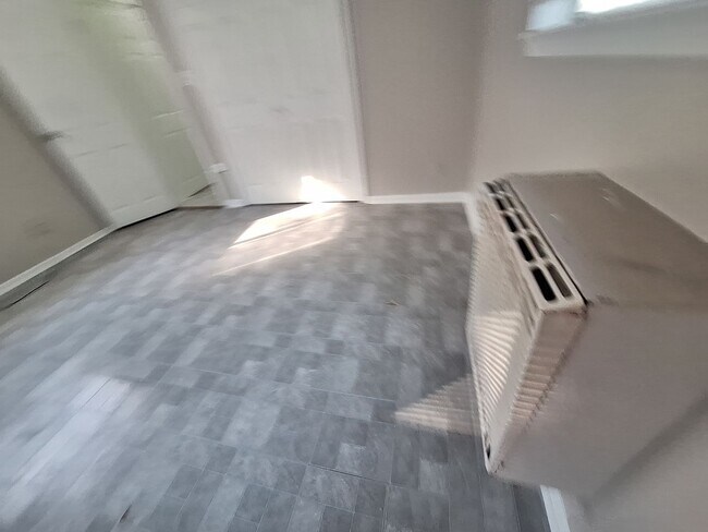 Building Photo - Harper Woods bungalow