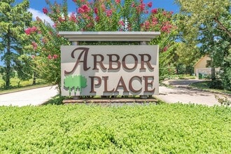 Building Photo - 1807 Arbor Glen