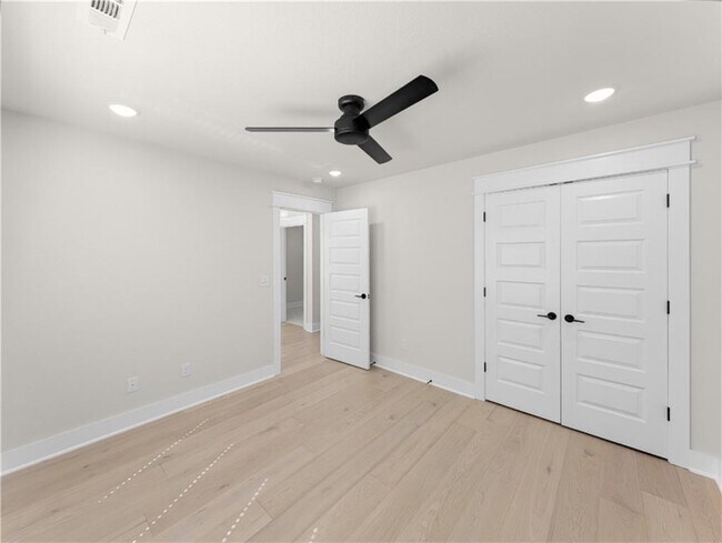 Building Photo - 30 Benwick Ln