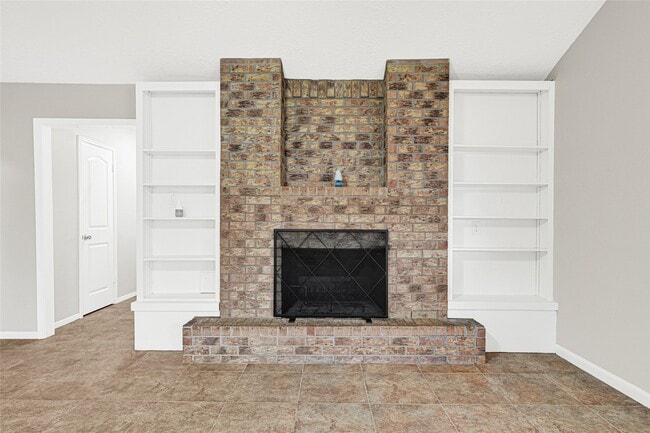 Building Photo - 501 S Travis
