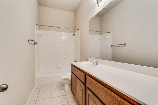 Building Photo - 9512 Hopeland Dr
