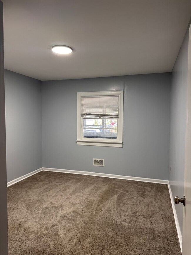 Building Photo - RENTAL HOME 3BD/2BTH