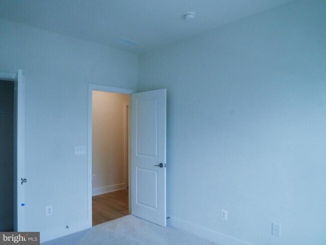 Building Photo - 120 Galaxy Pl