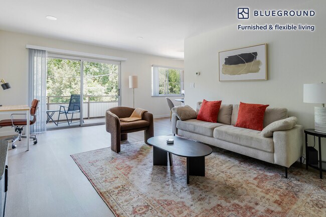 Building Photo - 2721 Midtown Ct