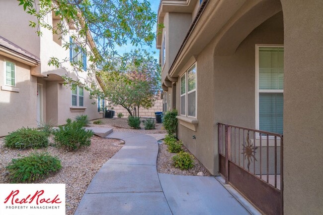Building Photo - 3 Bedroom Furnished Home in Hidden Valley ...