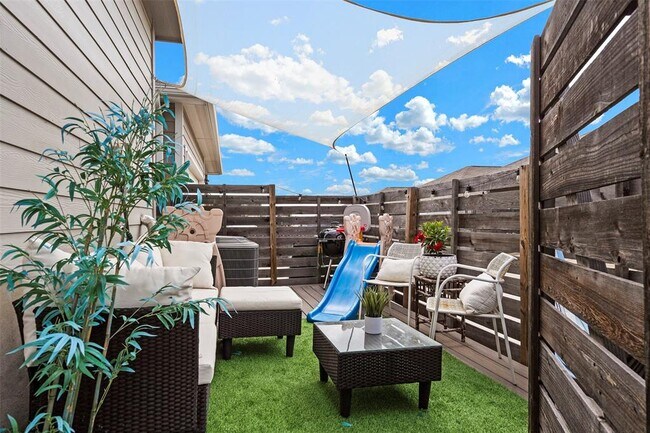 Building Photo - 709 Speckled Alder Dr