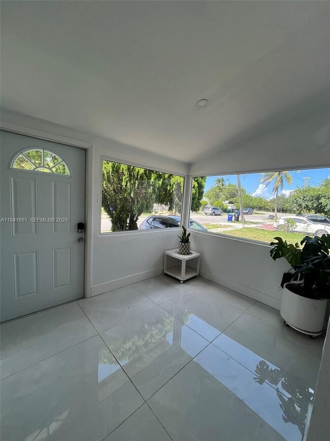 Building Photo - 1172 NE 160th Terrace