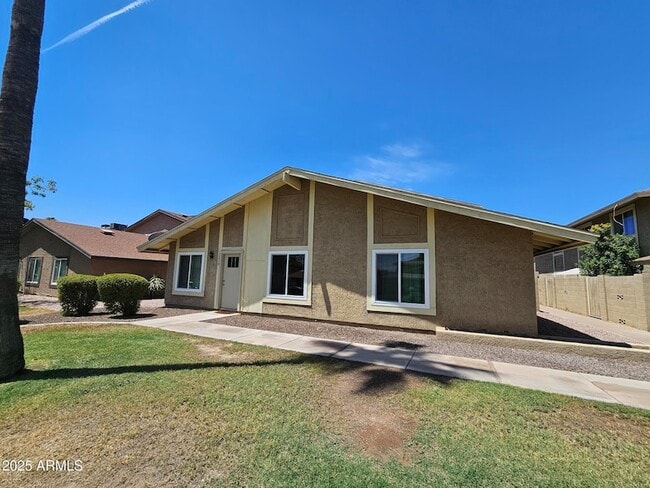 Building Photo - 1220 N 84th Pl