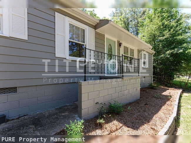 Building Photo - Price Drop Alert!  Fall Rental Specials Available! Welcome to your new home in the heart of Hapev...