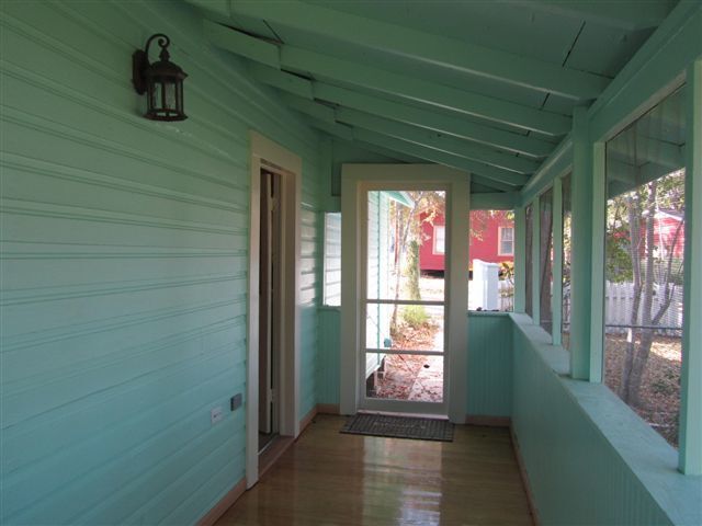 Building Photo - Extended Stay Studio apartment, 1 bed, 1 bath; fully furnished, all utilities and lawn care inclu...